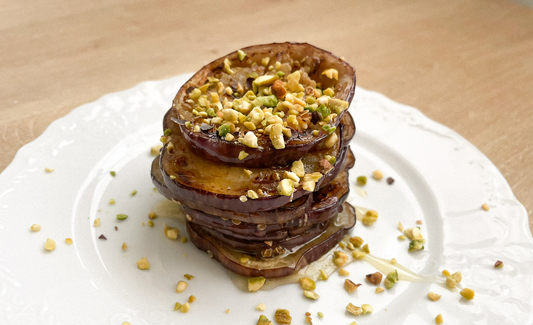 Timbal de berenjenas con miel y pistachos